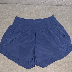 Great condition lululemon Track That Lined Short - Sz 6, 3” inseam, Waterdrop